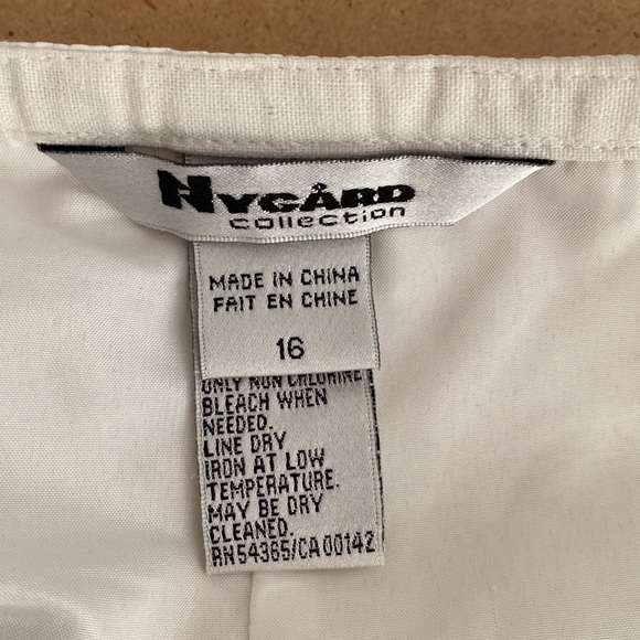 Nygard White/Cream Embroidered Skirt. Size 16 - Picture 11 of 14